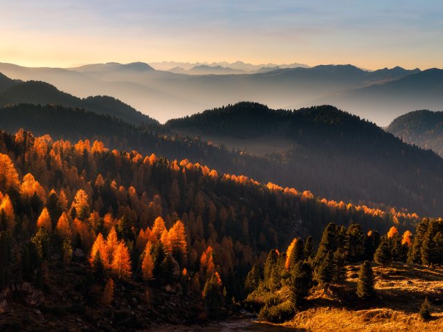 Dotek podzimu (Dolomity, Itálie)